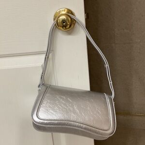 Chic Silver Shoulder Bag